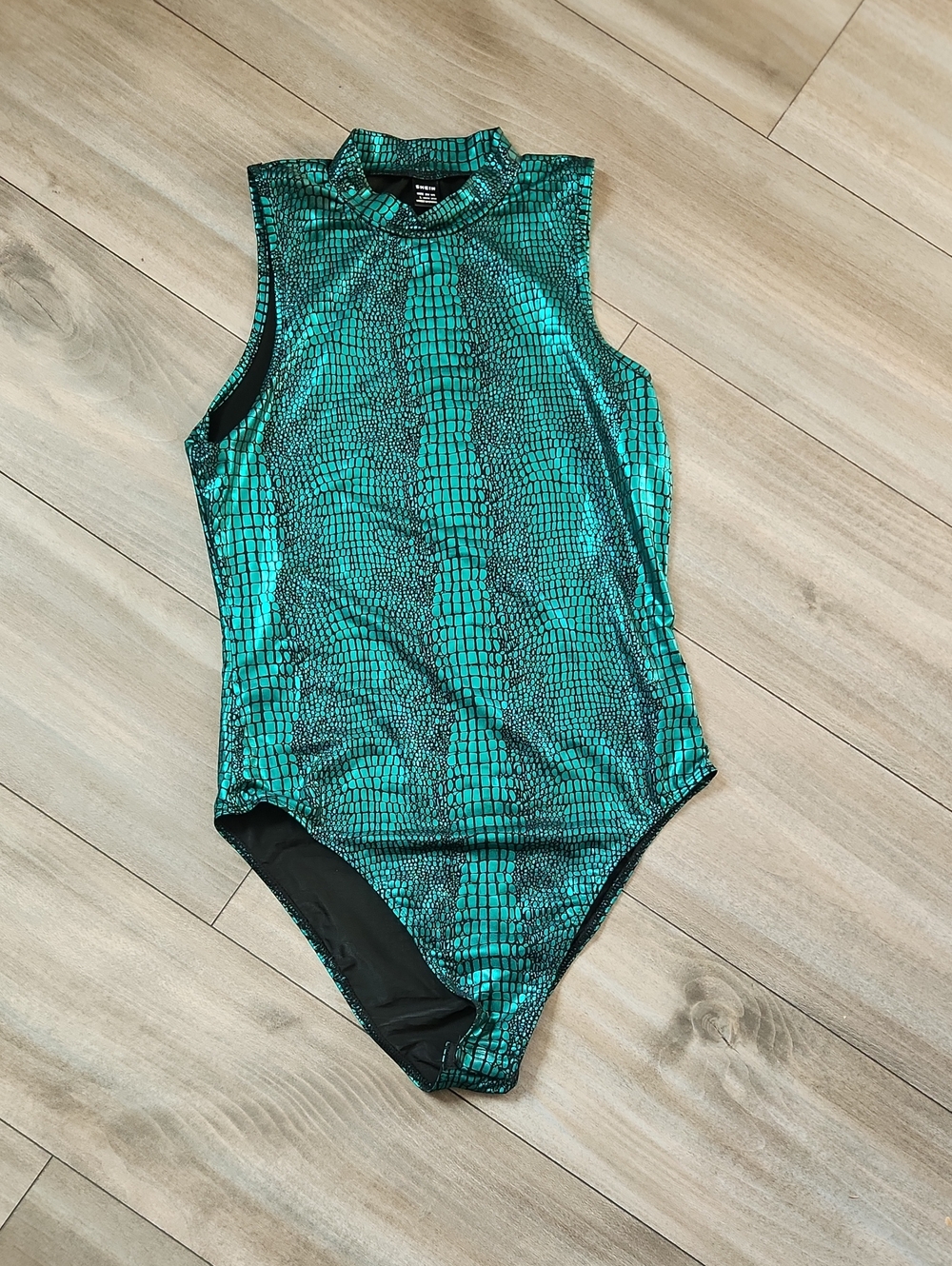 SHEIN Emerald Green High-Neck Snake-Print Bodysuit